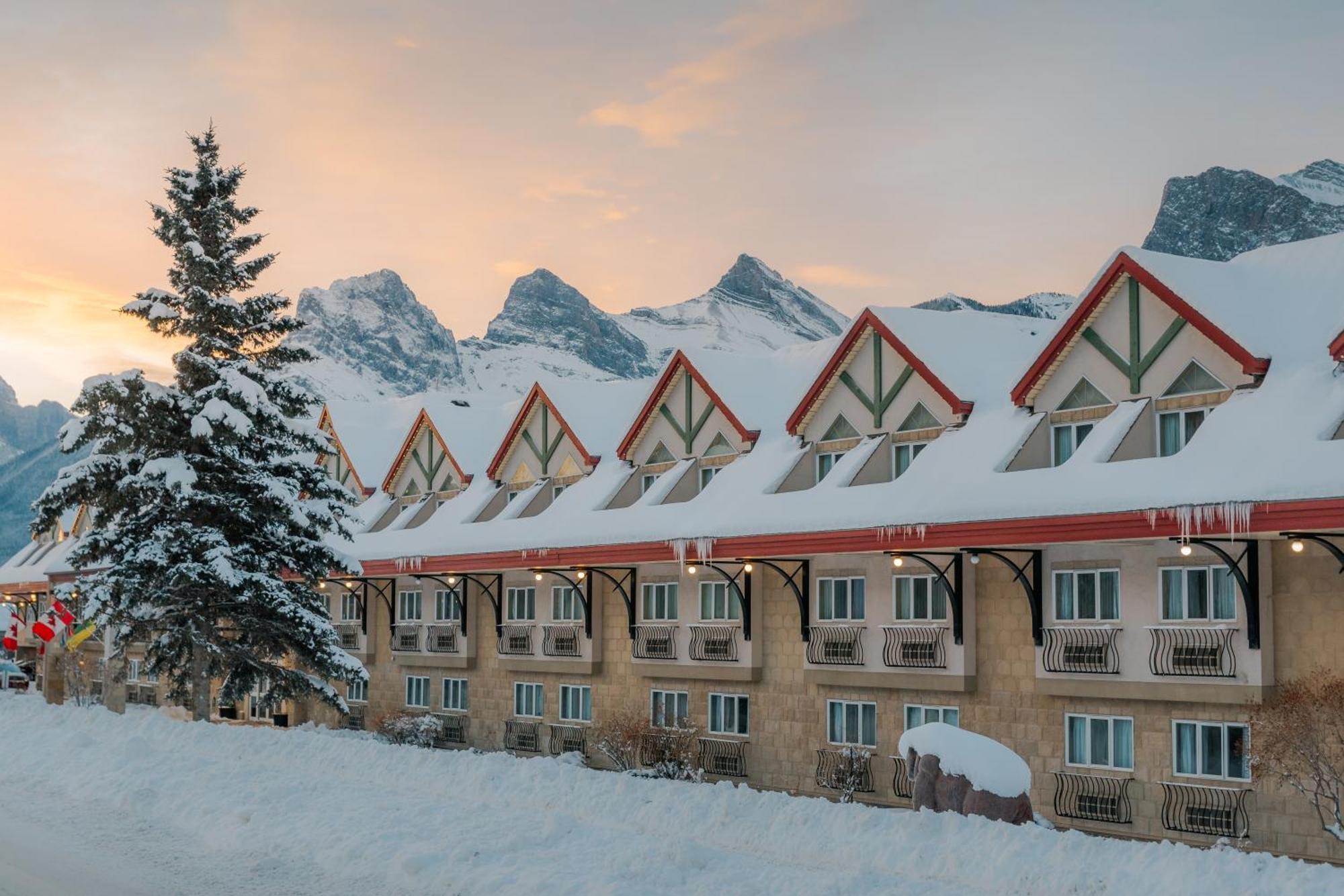 Canmore Inn & Suites Exteriér fotografie