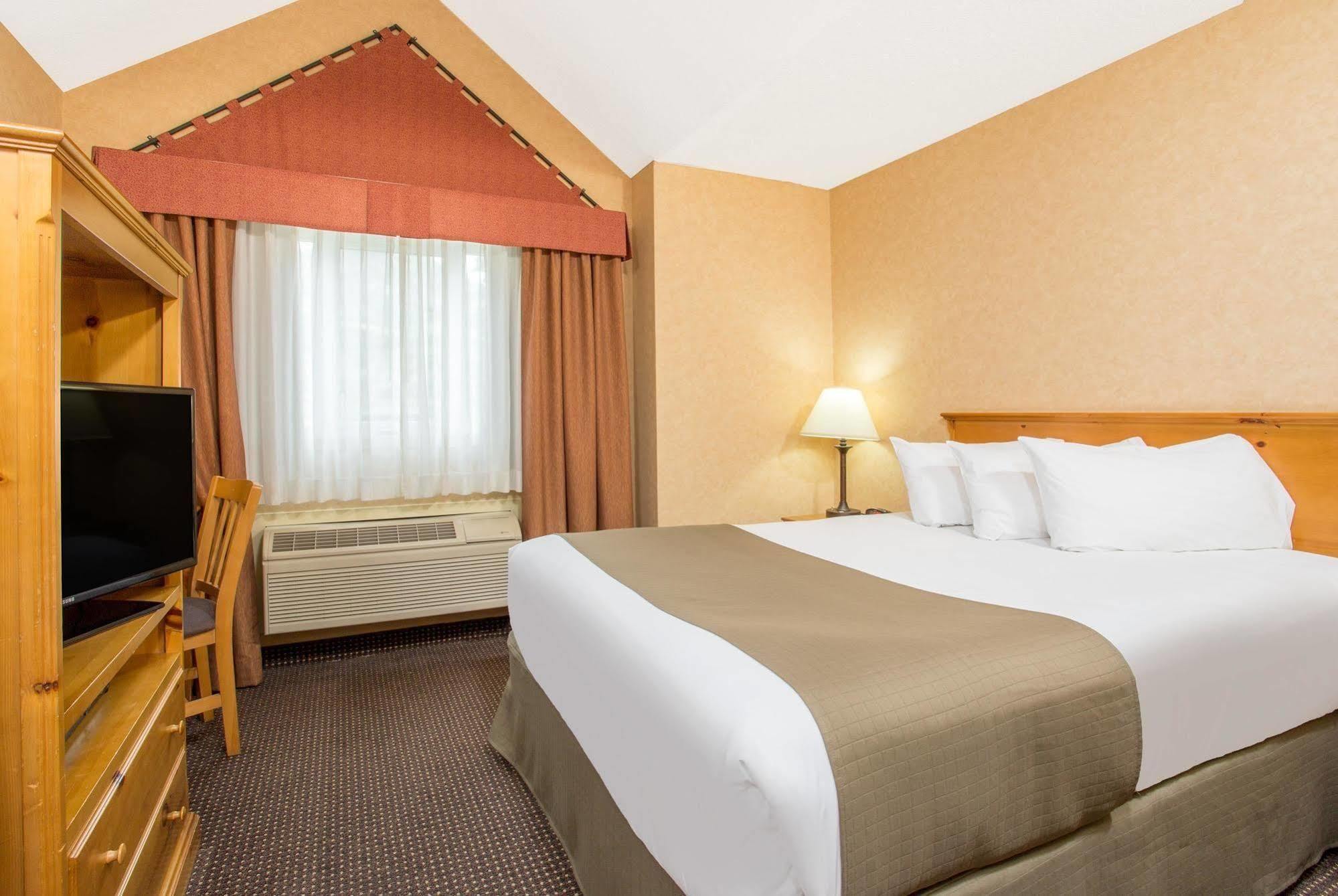 Canmore Inn & Suites Exteriér fotografie