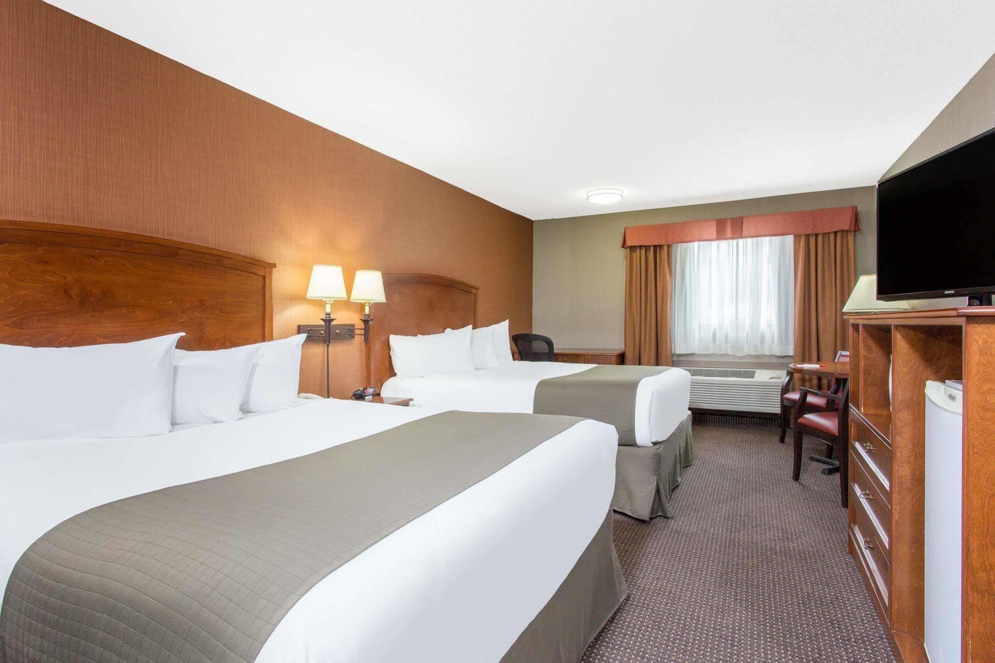 Canmore Inn & Suites Exteriér fotografie