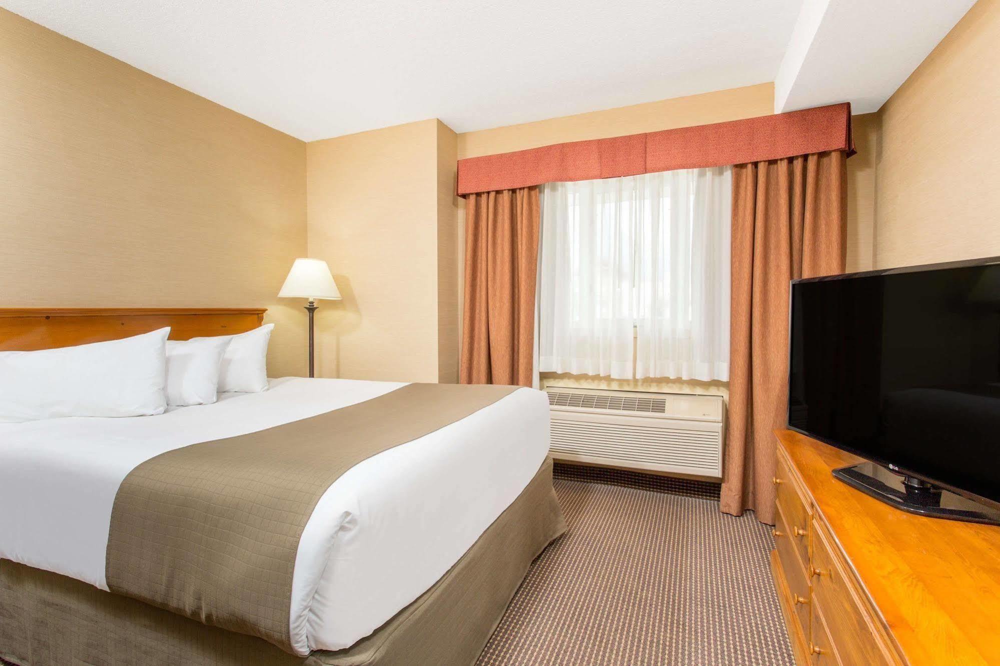Canmore Inn & Suites Exteriér fotografie