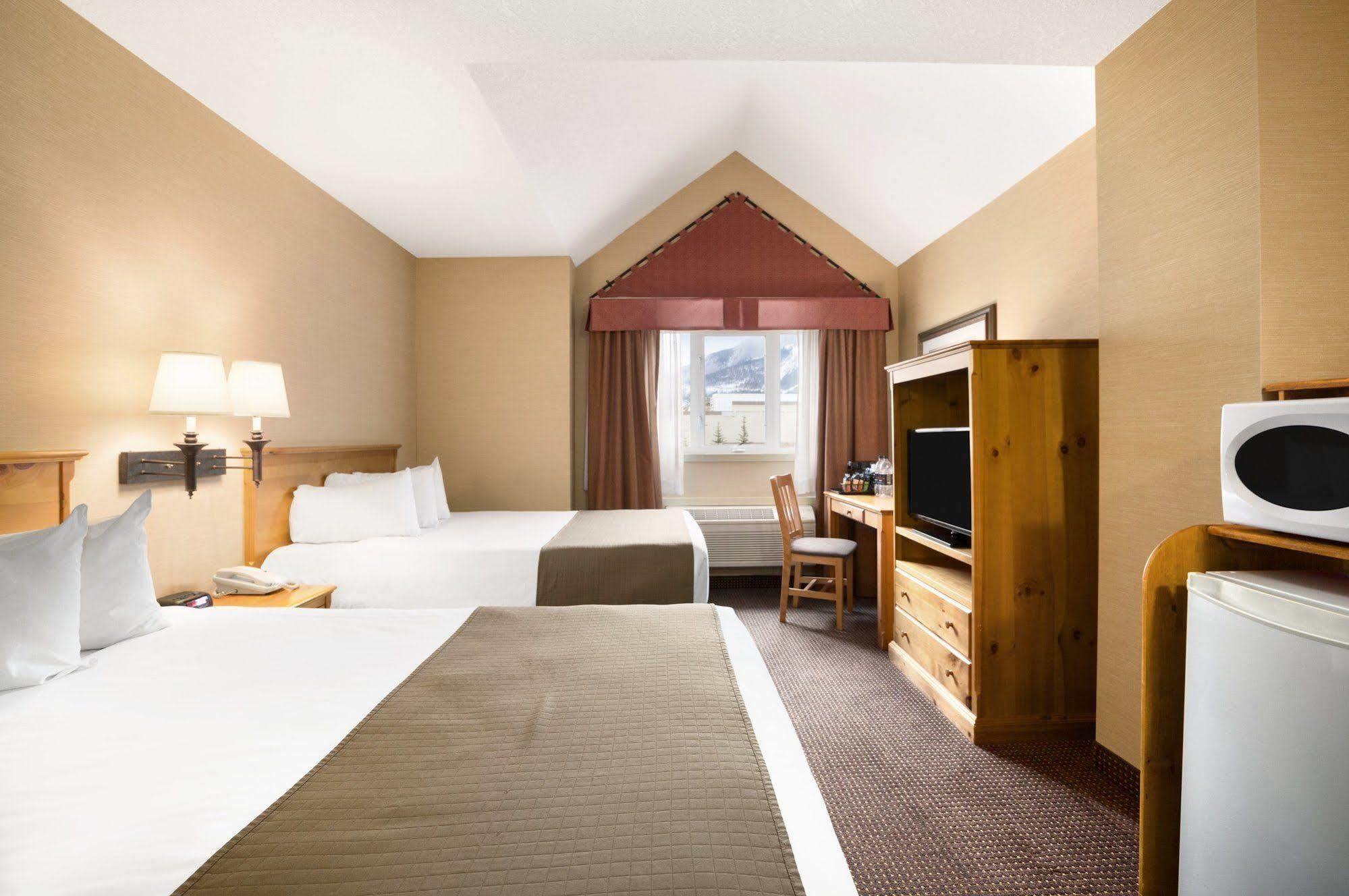 Canmore Inn & Suites Exteriér fotografie