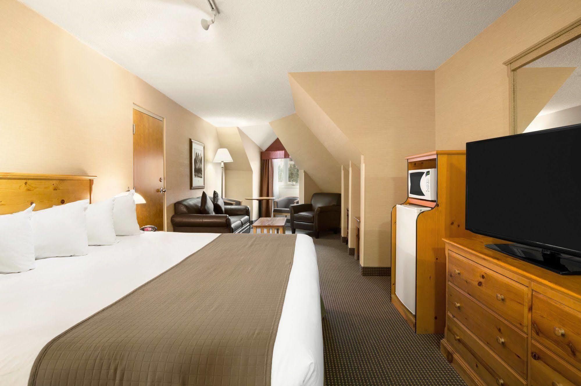 Canmore Inn & Suites Exteriér fotografie
