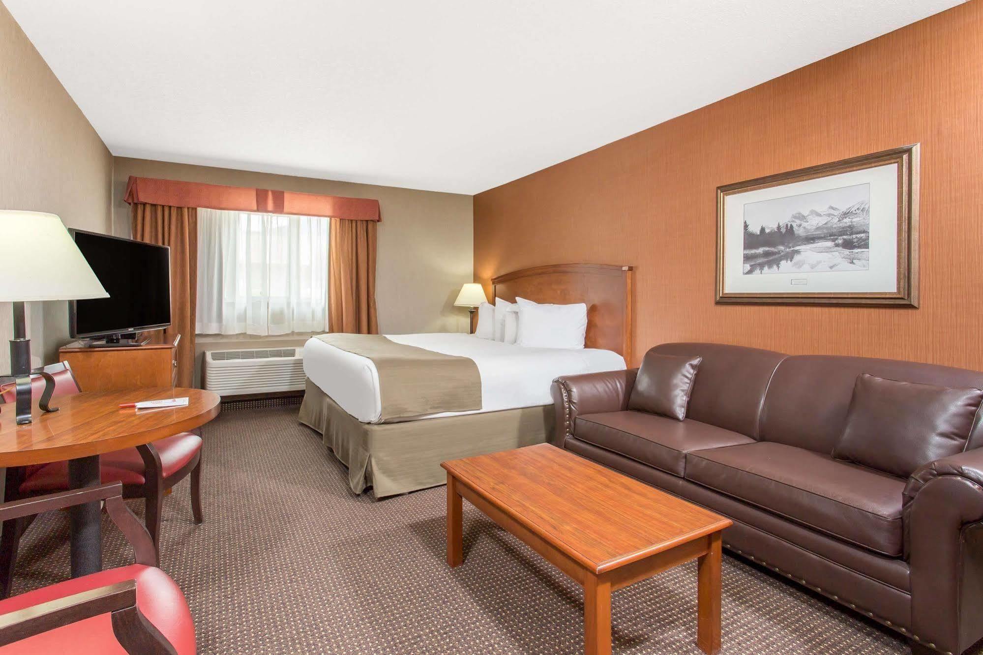 Canmore Inn & Suites Exteriér fotografie