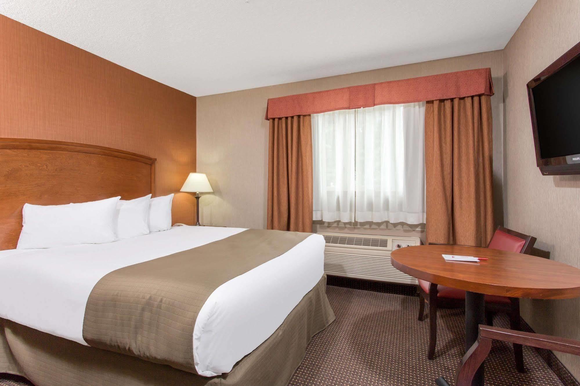 Canmore Inn & Suites Exteriér fotografie