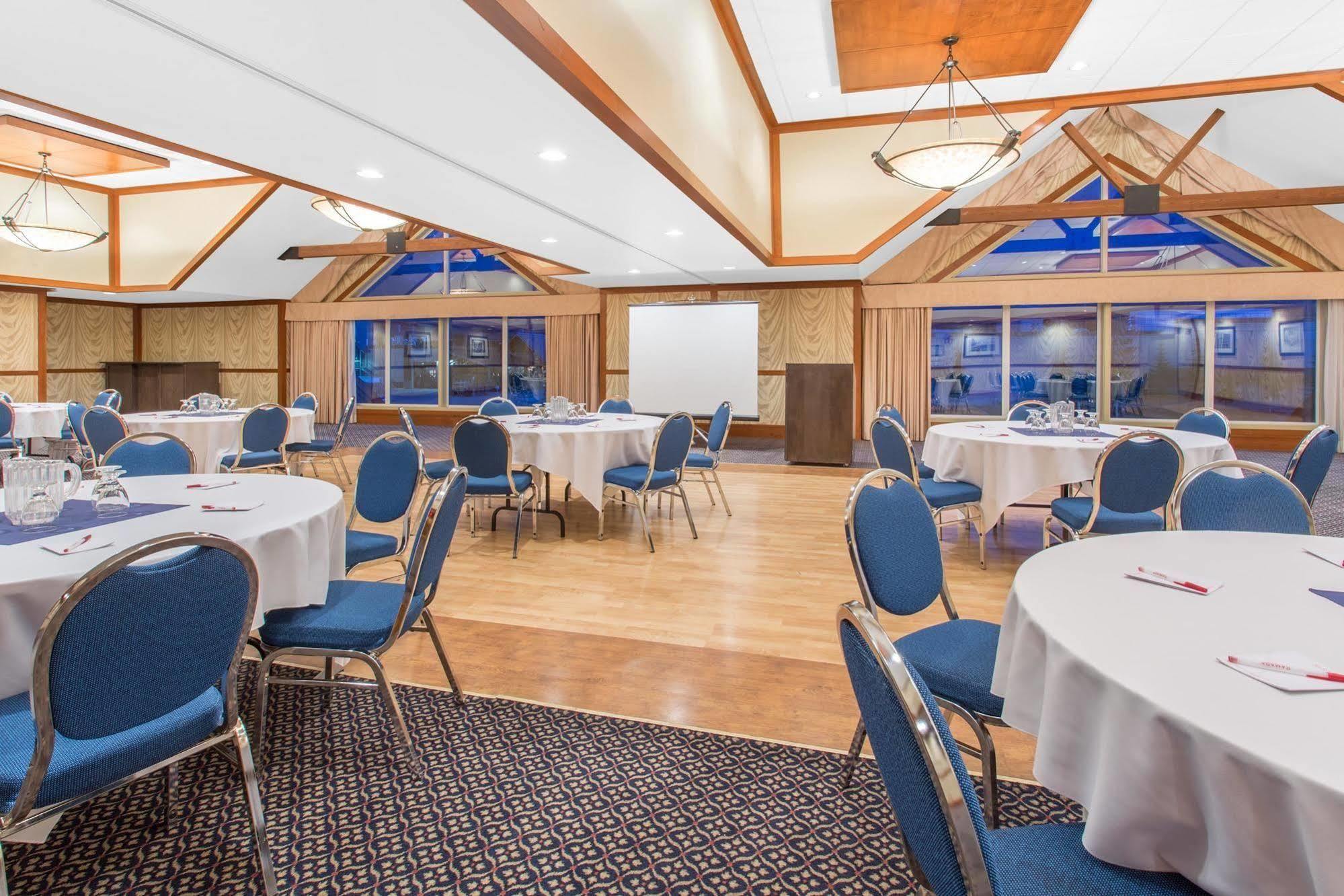 Canmore Inn & Suites Exteriér fotografie